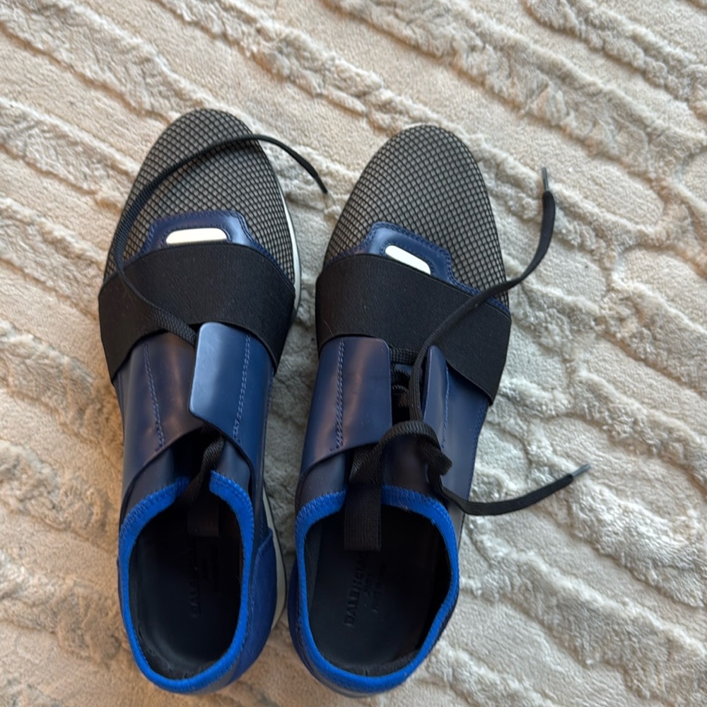 Women sneaker